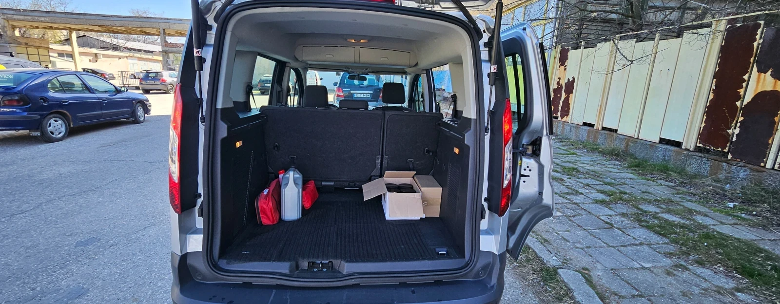 Ford Tourneo Connect, снимка 10 - Автомобили и джипове - 53814733