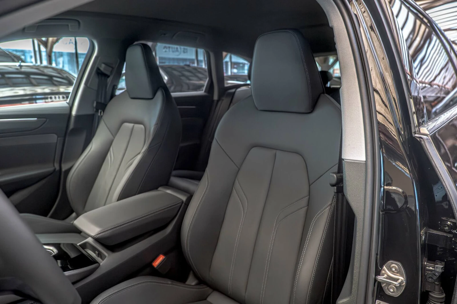 Audi A6 2.0TFSI/Sline/Камера 360/Амбиент/Passenger Displey, снимка 10 - Автомобили и джипове - 53878149