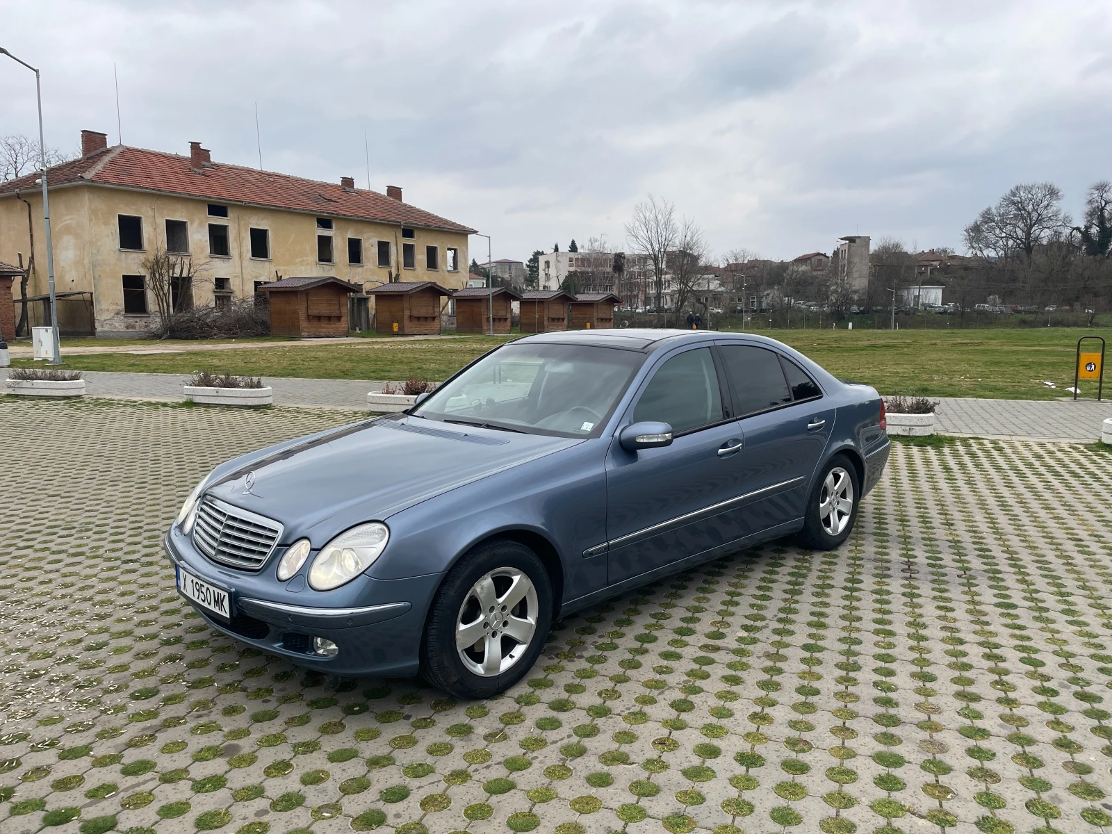 Mercedes-Benz E 220 cdi, снимка 3 - Автомобили и джипове - 53952046