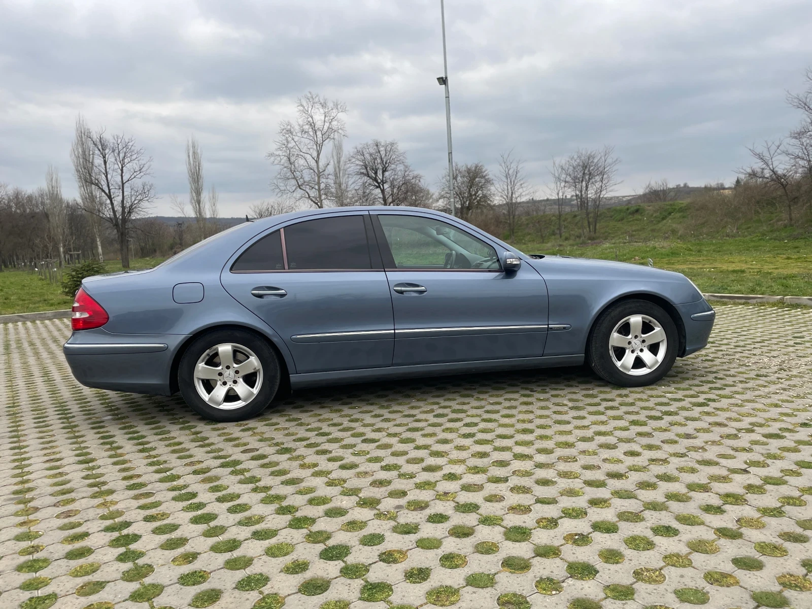 Mercedes-Benz E 220 cdi, снимка 17 - Автомобили и джипове - 53952046