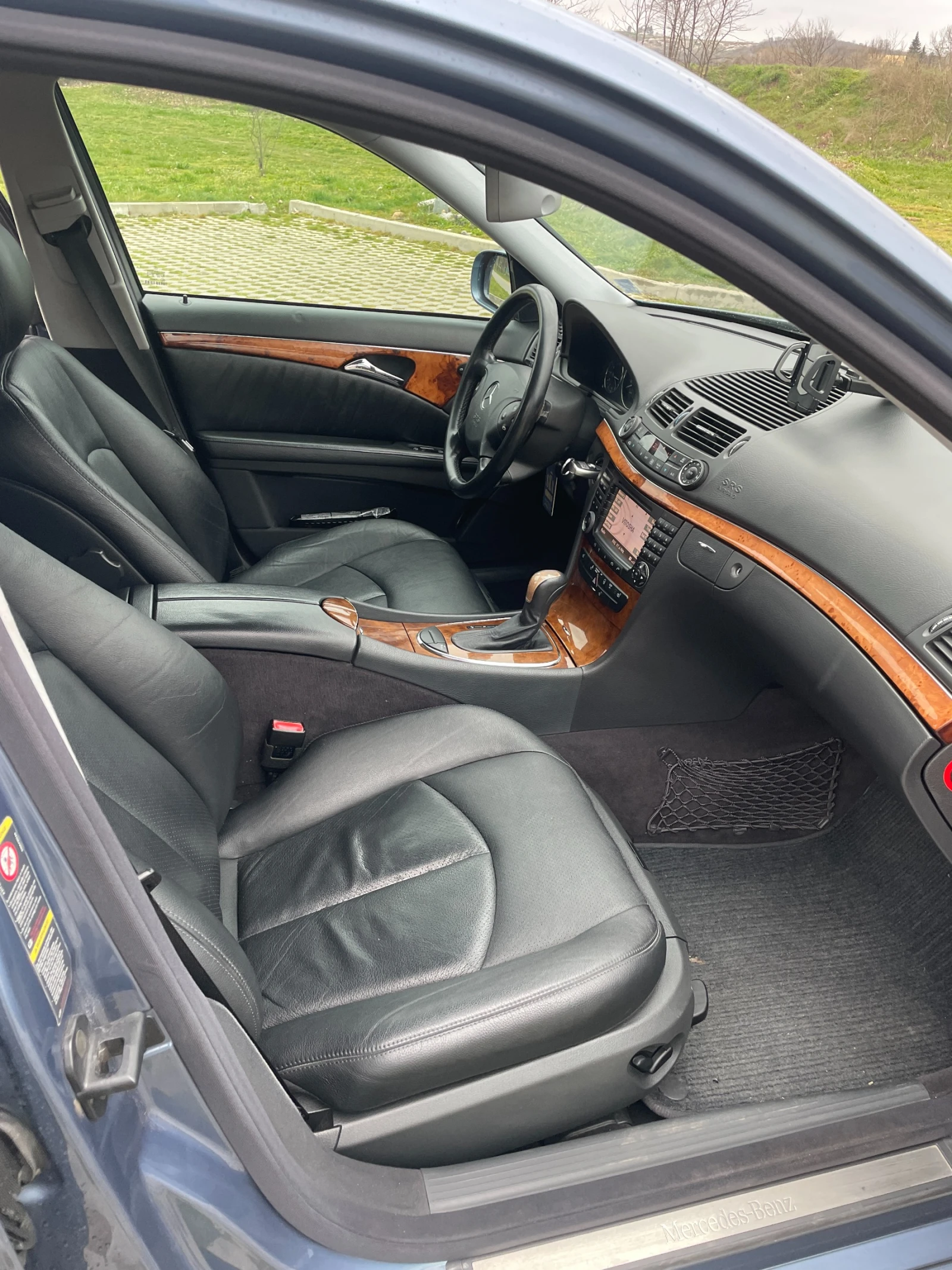 Mercedes-Benz E 220 cdi, снимка 9 - Автомобили и джипове - 53952046