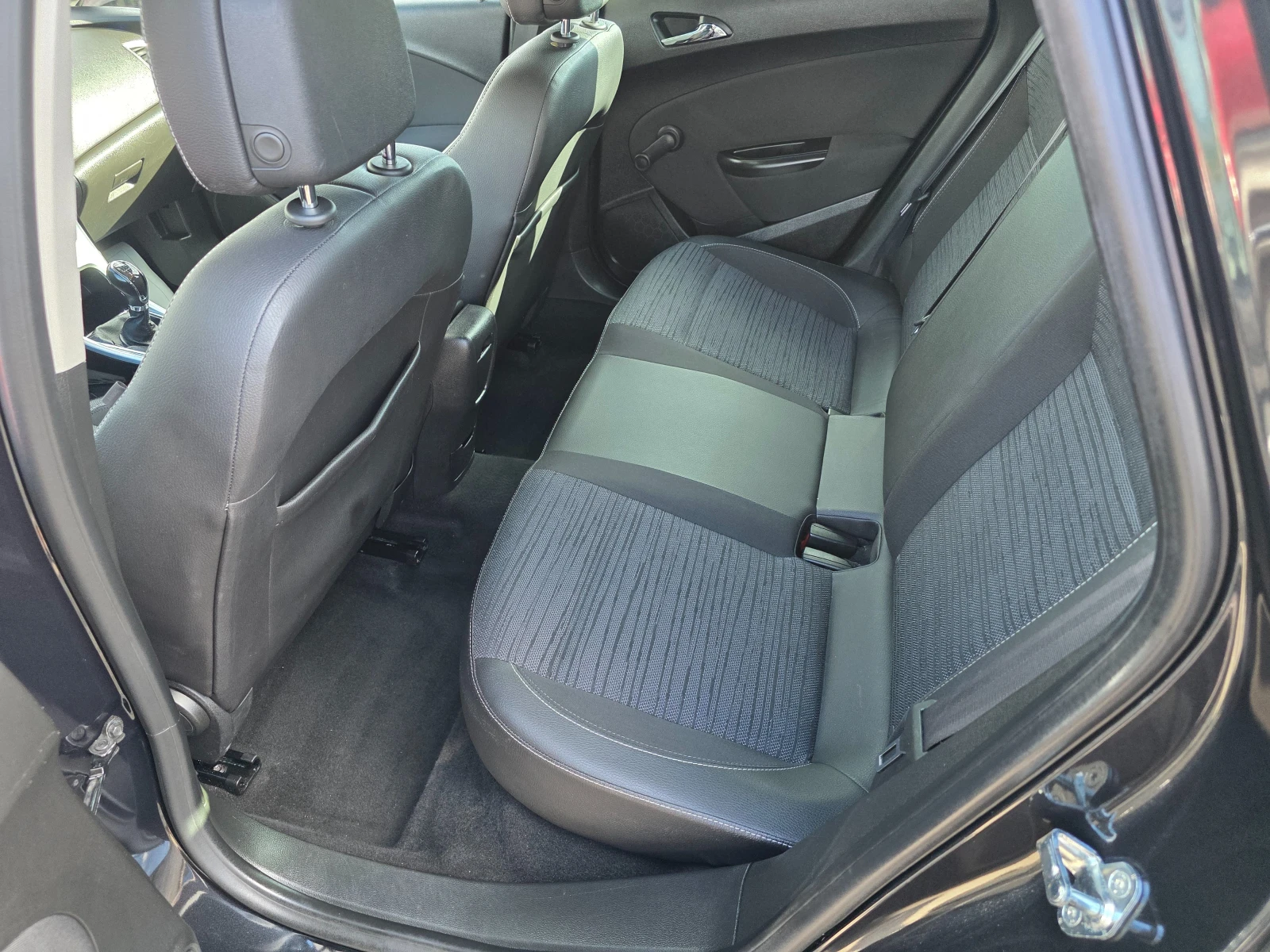 Opel Astra 1.6EcoFlex Cosmo NAVI FULL, снимка 10 - Автомобили и джипове - 54151373