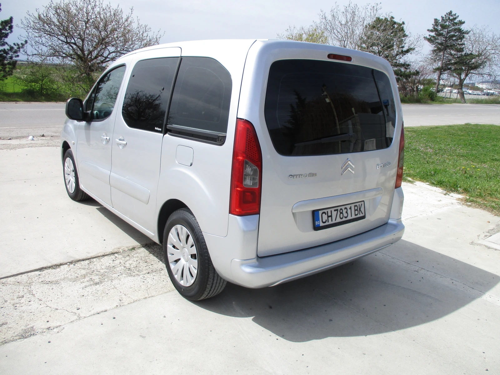 Citroen Berlingo 1.6/ДИЗЕЛ/90кс/ПЪТНИЧЕСКА/КАТО НОВА/, снимка 6 - Автомобили и джипове - 54214928