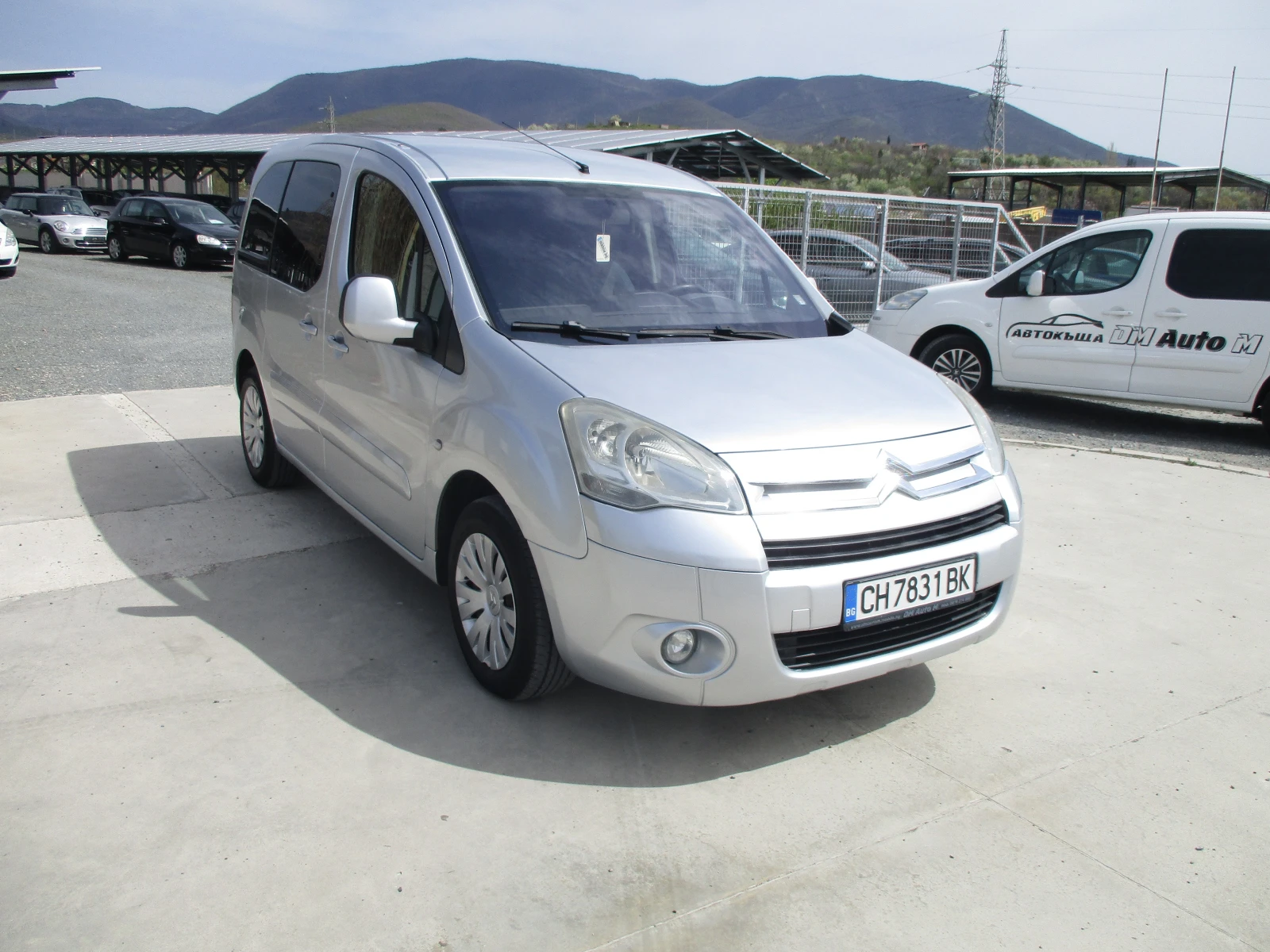 Citroen Berlingo 1.6/ДИЗЕЛ/90кс/ПЪТНИЧЕСКА/КАТО НОВА/, снимка 2 - Автомобили и джипове - 54214928