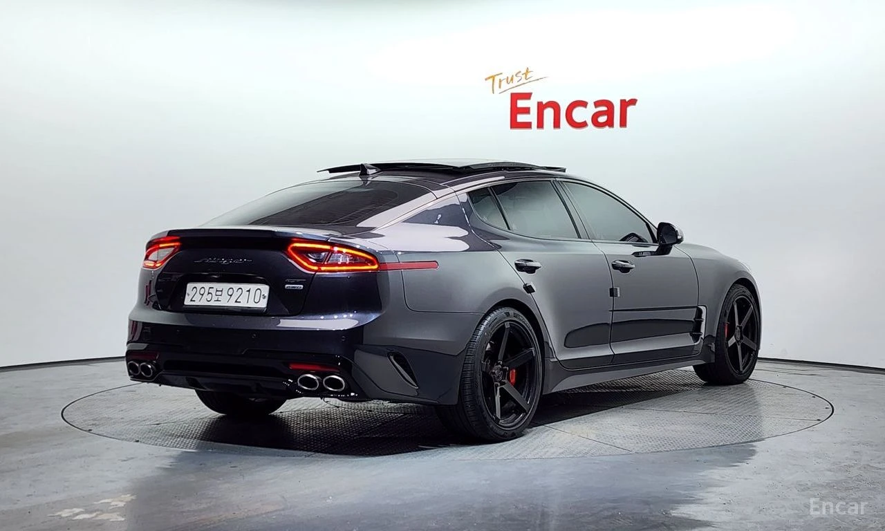 Kia Stinger 3.3* MASTERS* BREMBO* 360 КАМЕРИ* ОБДУХ* DISTRONIC, снимка 4 - Автомобили и джипове - 54512664