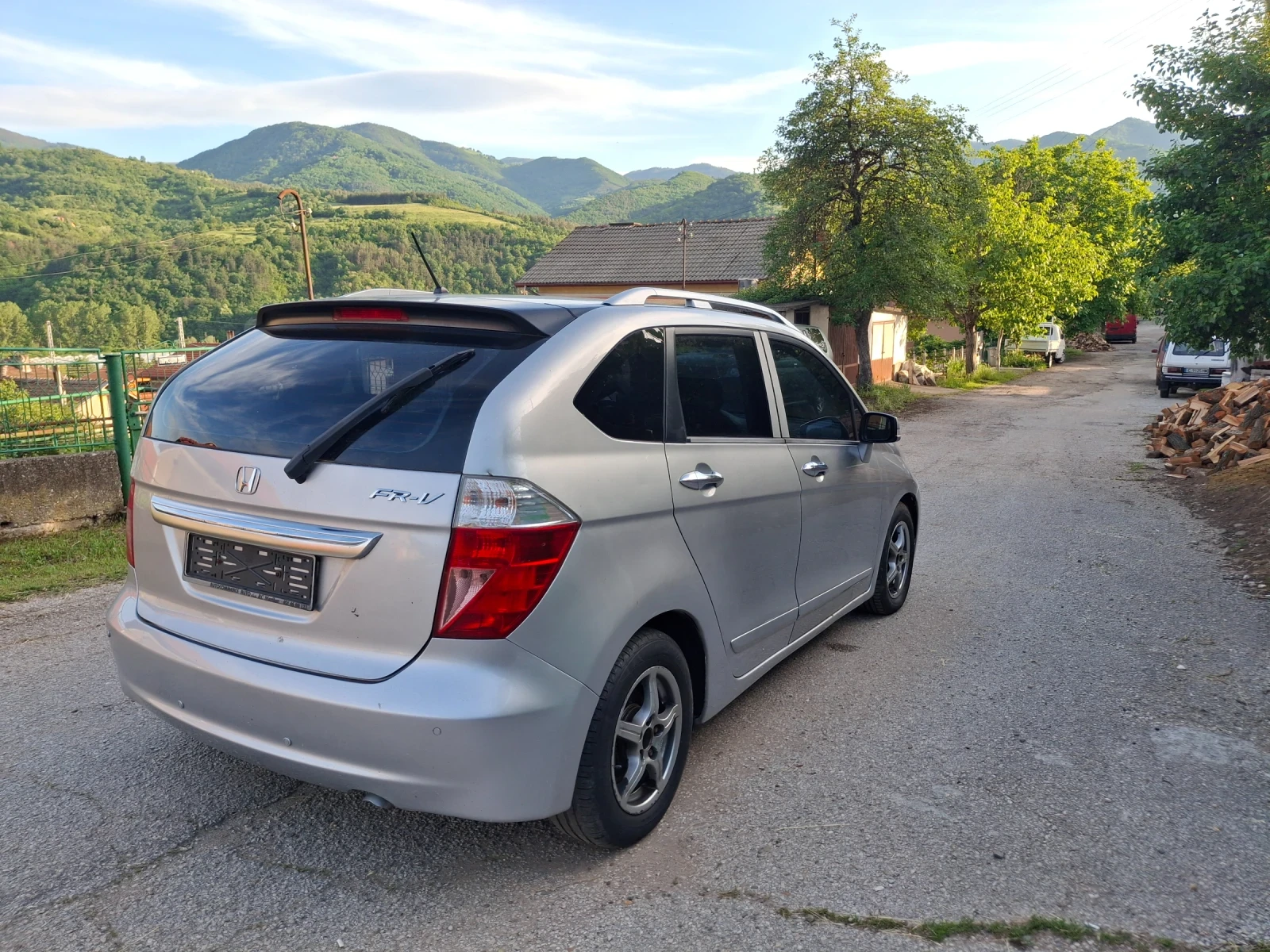 Honda Fr-v 1.7 gaz.5+ 1 mesta, снимка 6 - Автомобили и джипове - 54671116