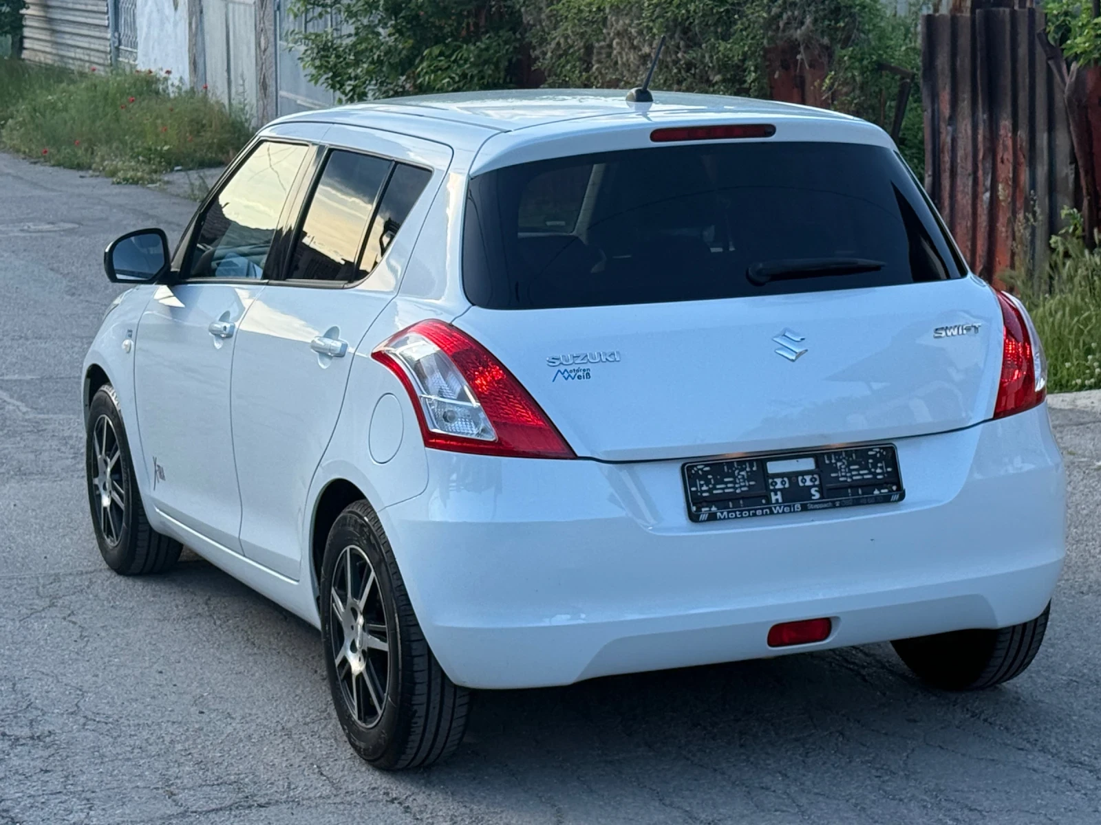Suzuki Swift 1.2i УНИКАТ!!!, снимка 8 - Автомобили и джипове - 54671899