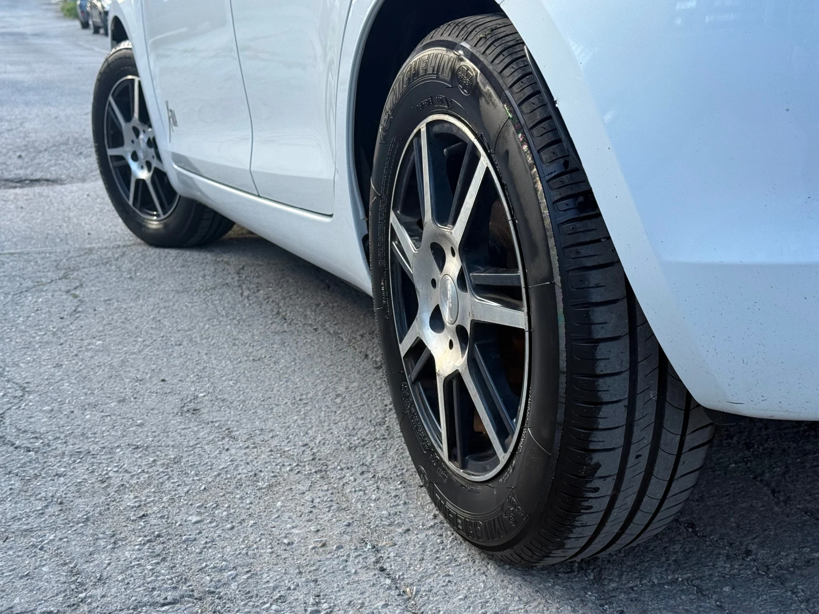 Suzuki Swift 1.2i УНИКАТ!!!, снимка 15 - Автомобили и джипове - 54671899