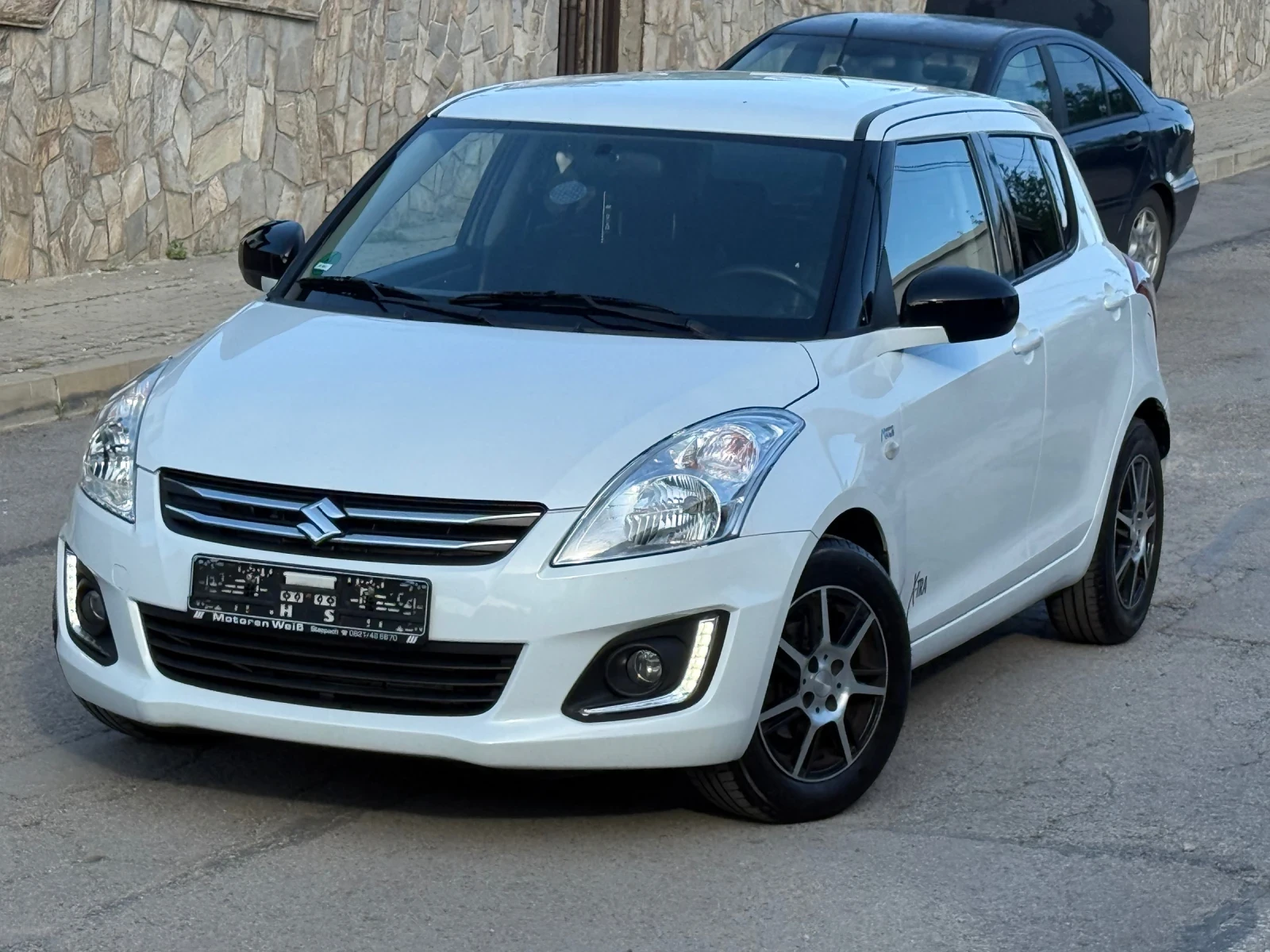 Suzuki Swift 1.2i УНИКАТ!!!, снимка 2 - Автомобили и джипове - 54671899