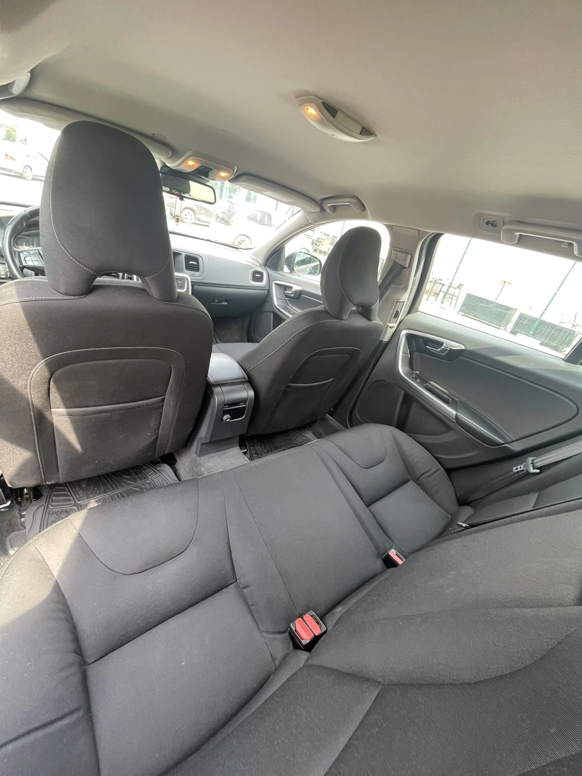 Volvo V60, снимка 14 - Автомобили и джипове - 54916491