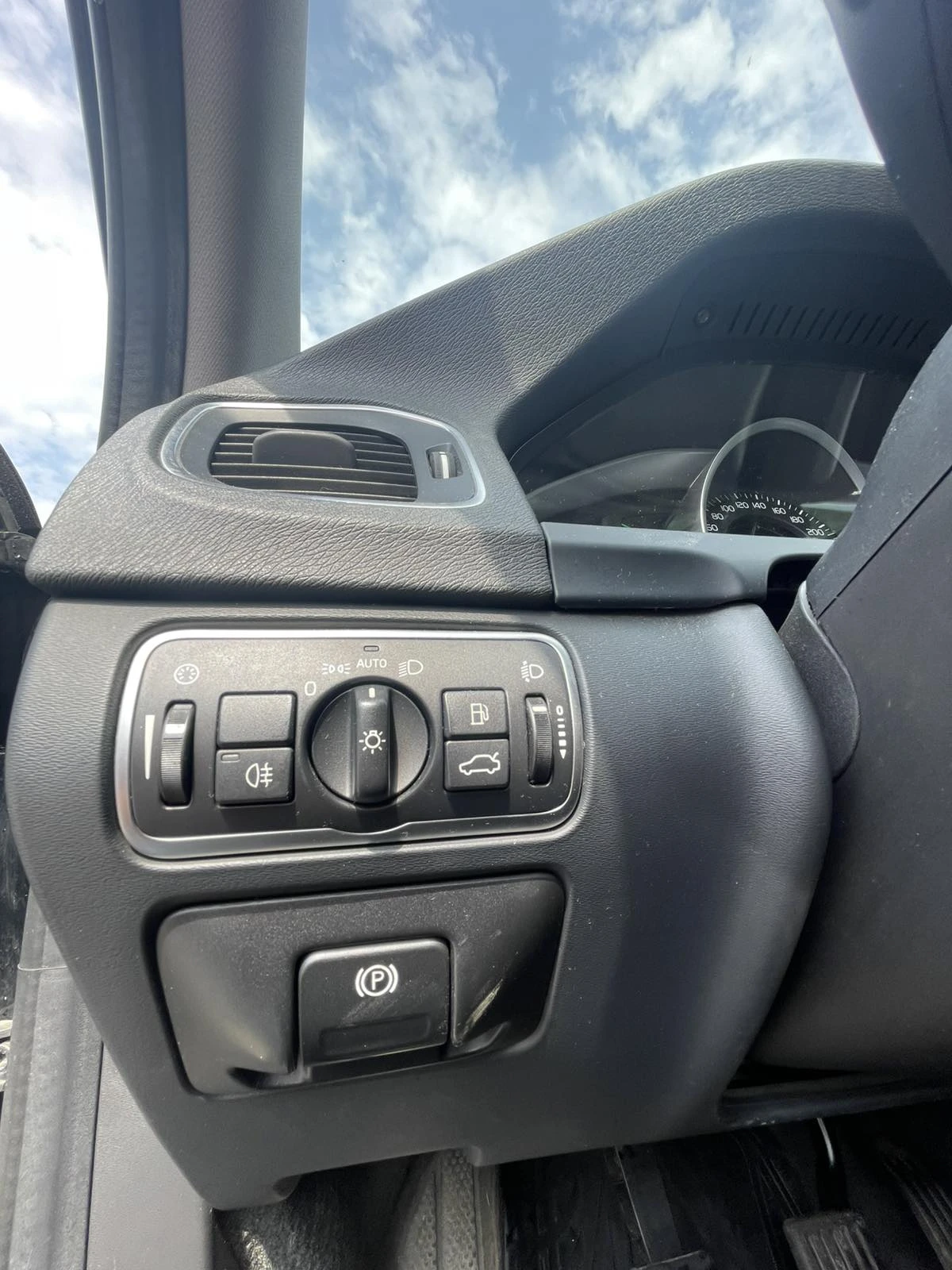 Volvo V60, снимка 13 - Автомобили и джипове - 54916491