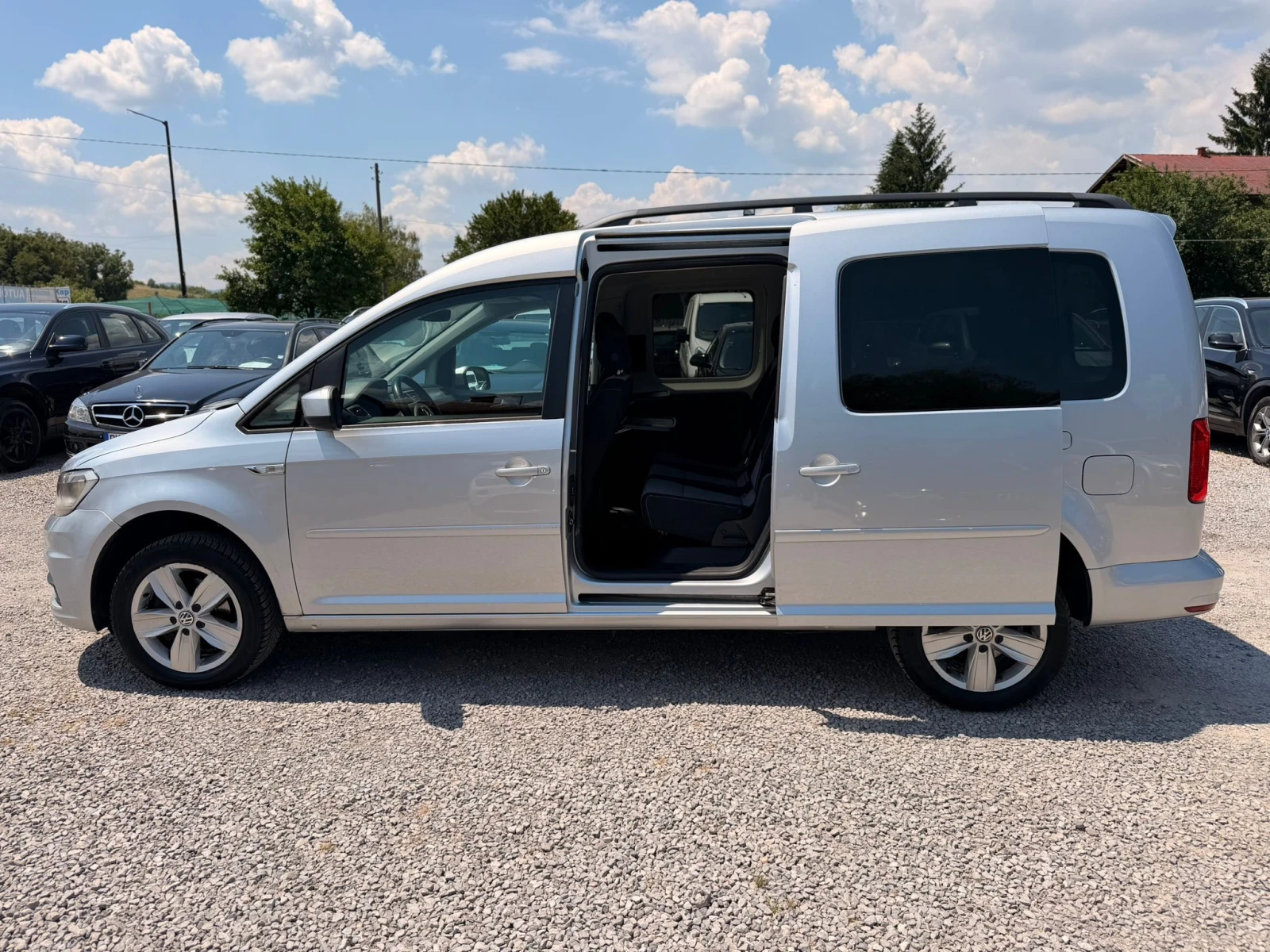 VW Caddy 1.6TDI MAXI, снимка 9 - Автомобили и джипове - 55085260