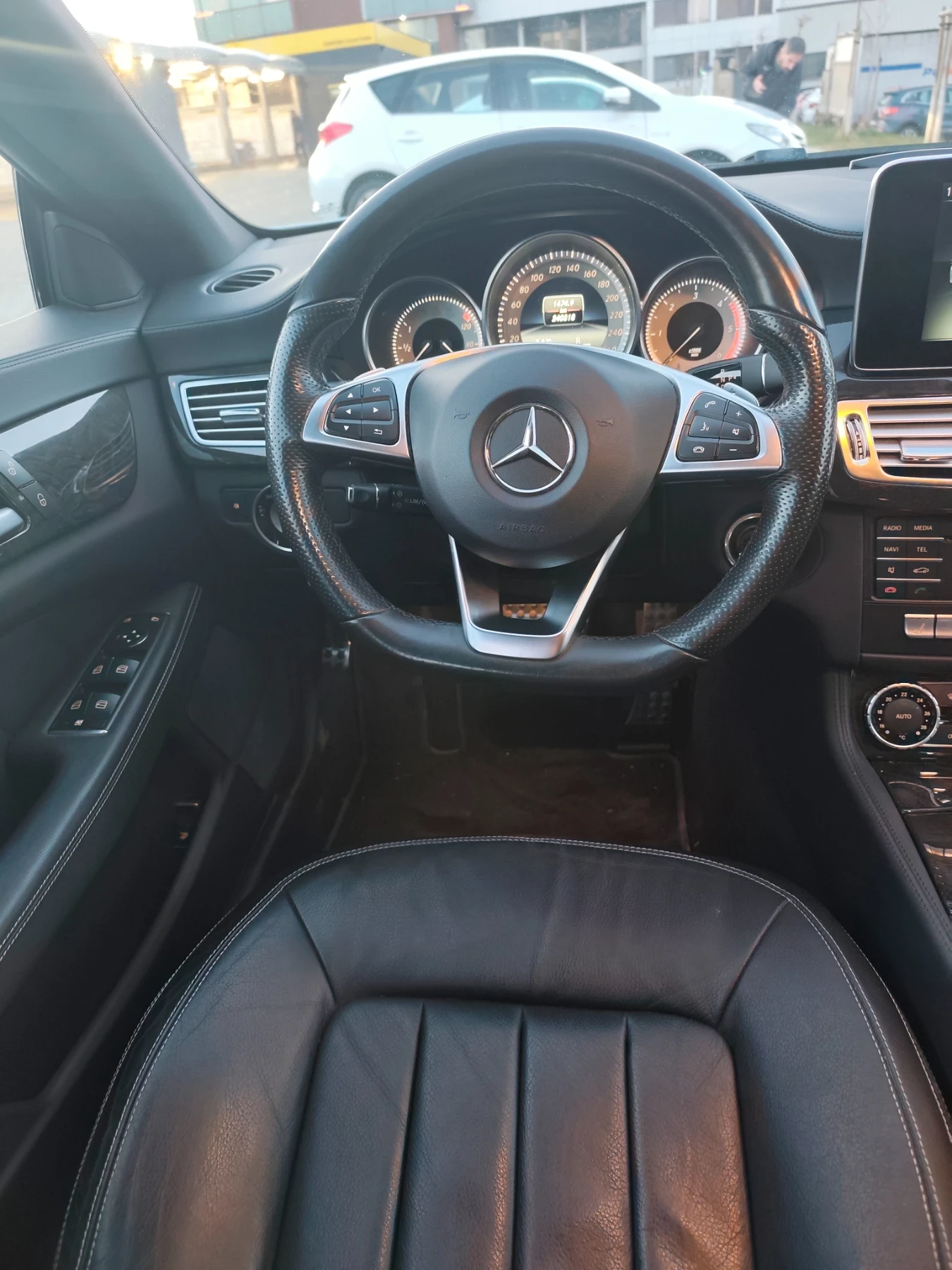 Mercedes-Benz CLS 350 AMG PACKET / FACELIFT / 350 D, снимка 12 - Автомобили и джипове - 55265104