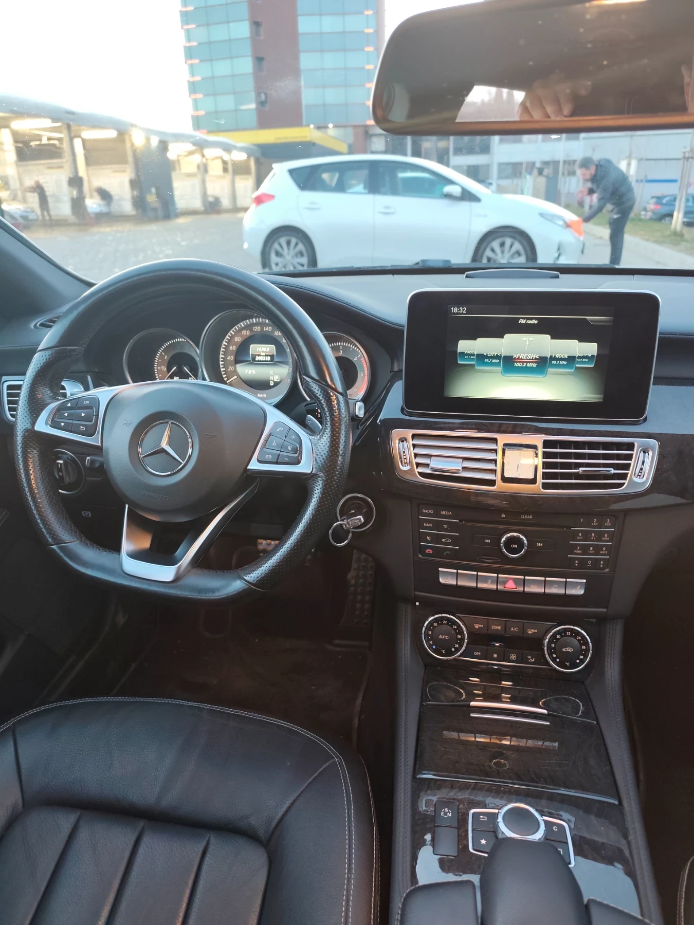 Mercedes-Benz CLS 350 AMG PACKET / FACELIFT / 350 D, снимка 11 - Автомобили и джипове - 55265104