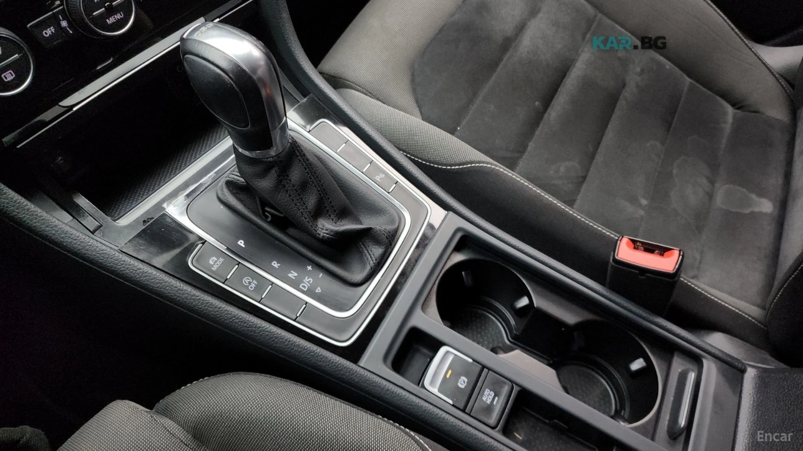 VW Golf * ПАНО* KEYLESS* Camera* ПОДГРЕВ* , снимка 9 - Автомобили и джипове - 55374574