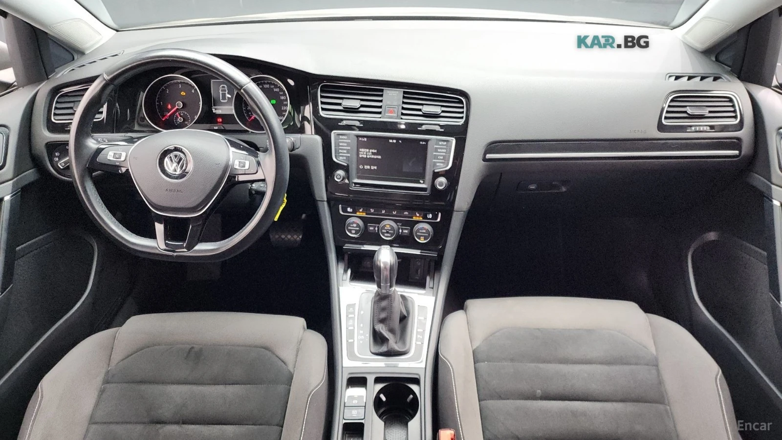 VW Golf * ПАНО* KEYLESS* Camera* ПОДГРЕВ* , снимка 7 - Автомобили и джипове - 55374574