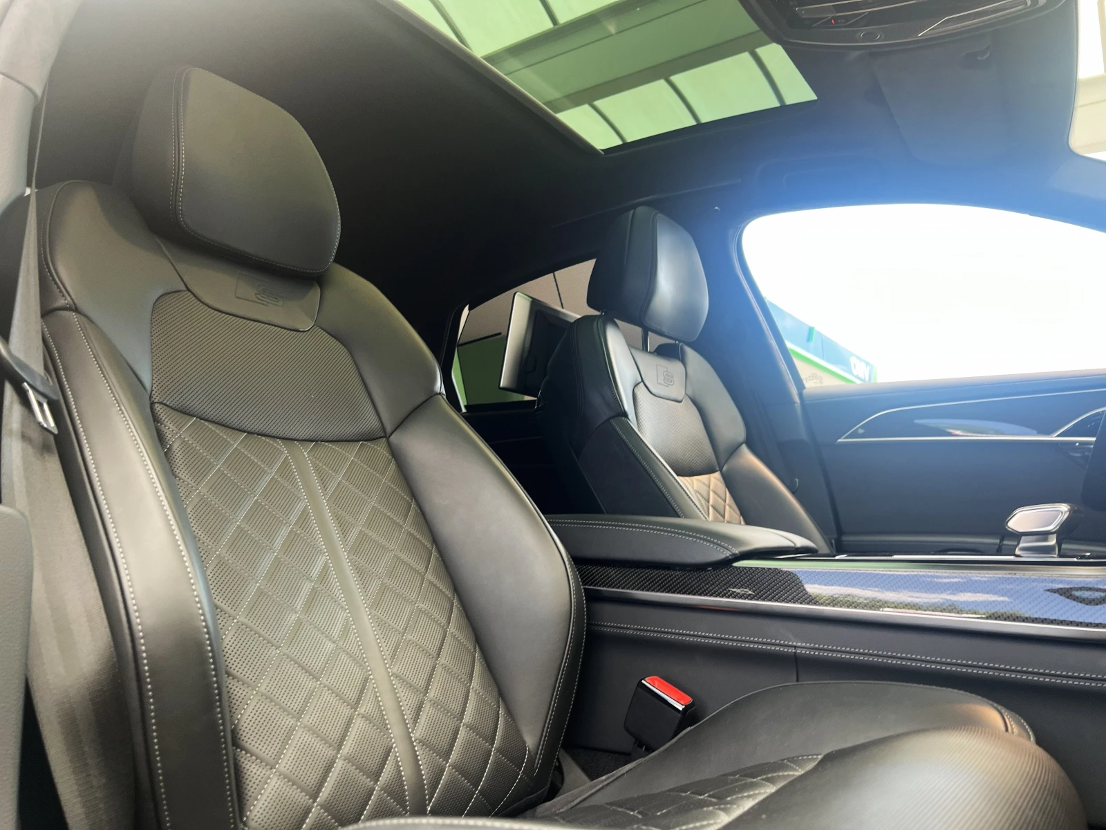 Audi S8 CARBON/ BLACK OPTIC / HUD / AIR / 360 / PANO / B&O, снимка 12 - Автомобили и джипове - 55530553
