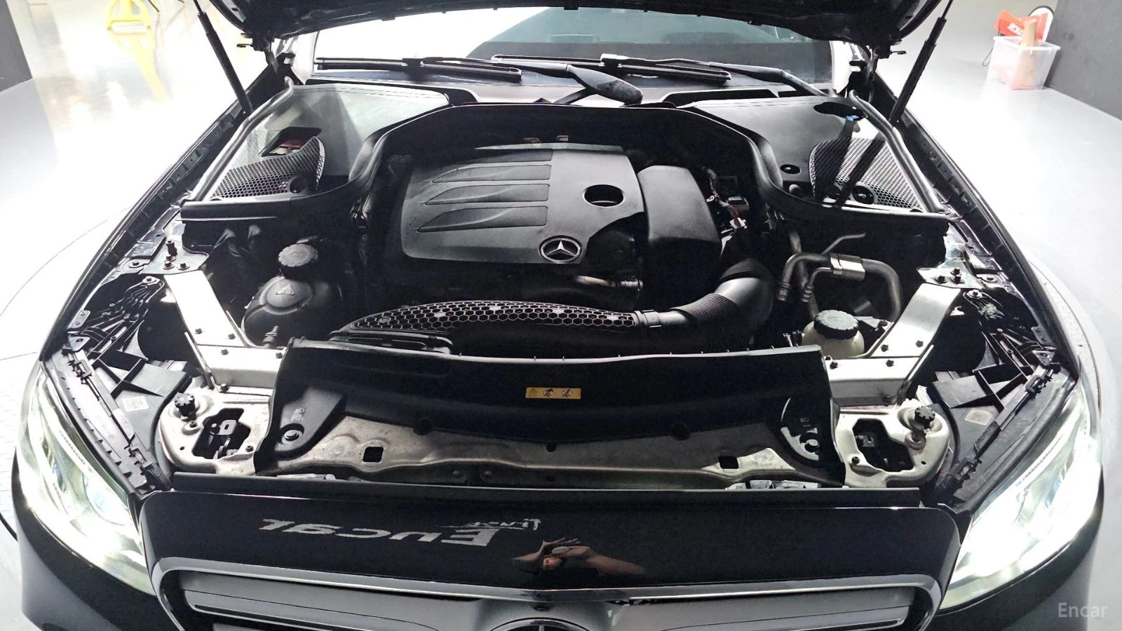 Mercedes-Benz E 350 4MATIC/AMG-LINE/DRIVE-ASSISTS/BURMESTER, снимка 17 - Автомобили и джипове - 55625340