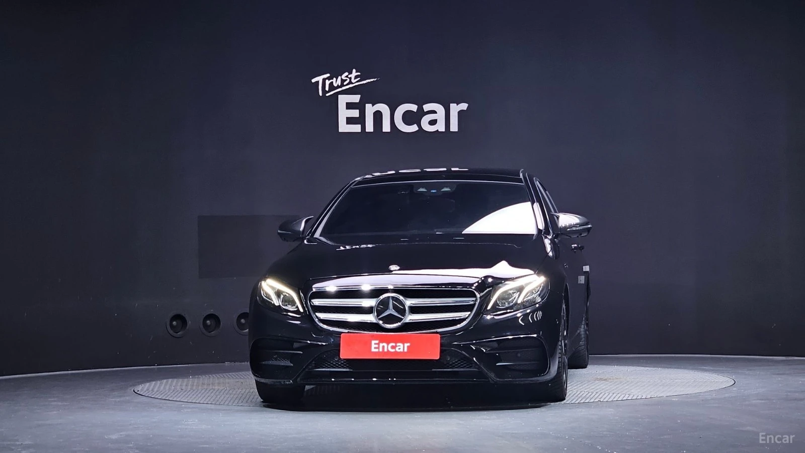 Mercedes-Benz E 350 4MATIC/AMG-LINE/DRIVE-ASSISTS/BURMESTER, снимка 2 - Автомобили и джипове - 55625340