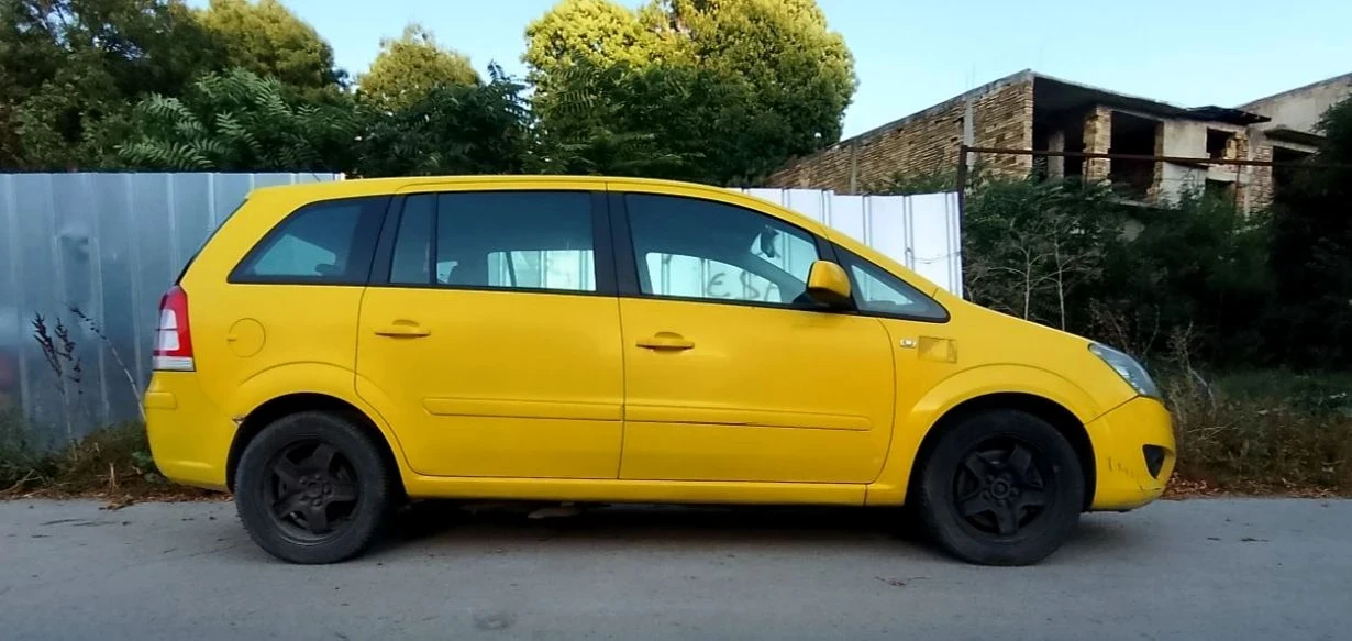 Opel Zafira, снимка 2 - Автомобили и джипове - 55904849