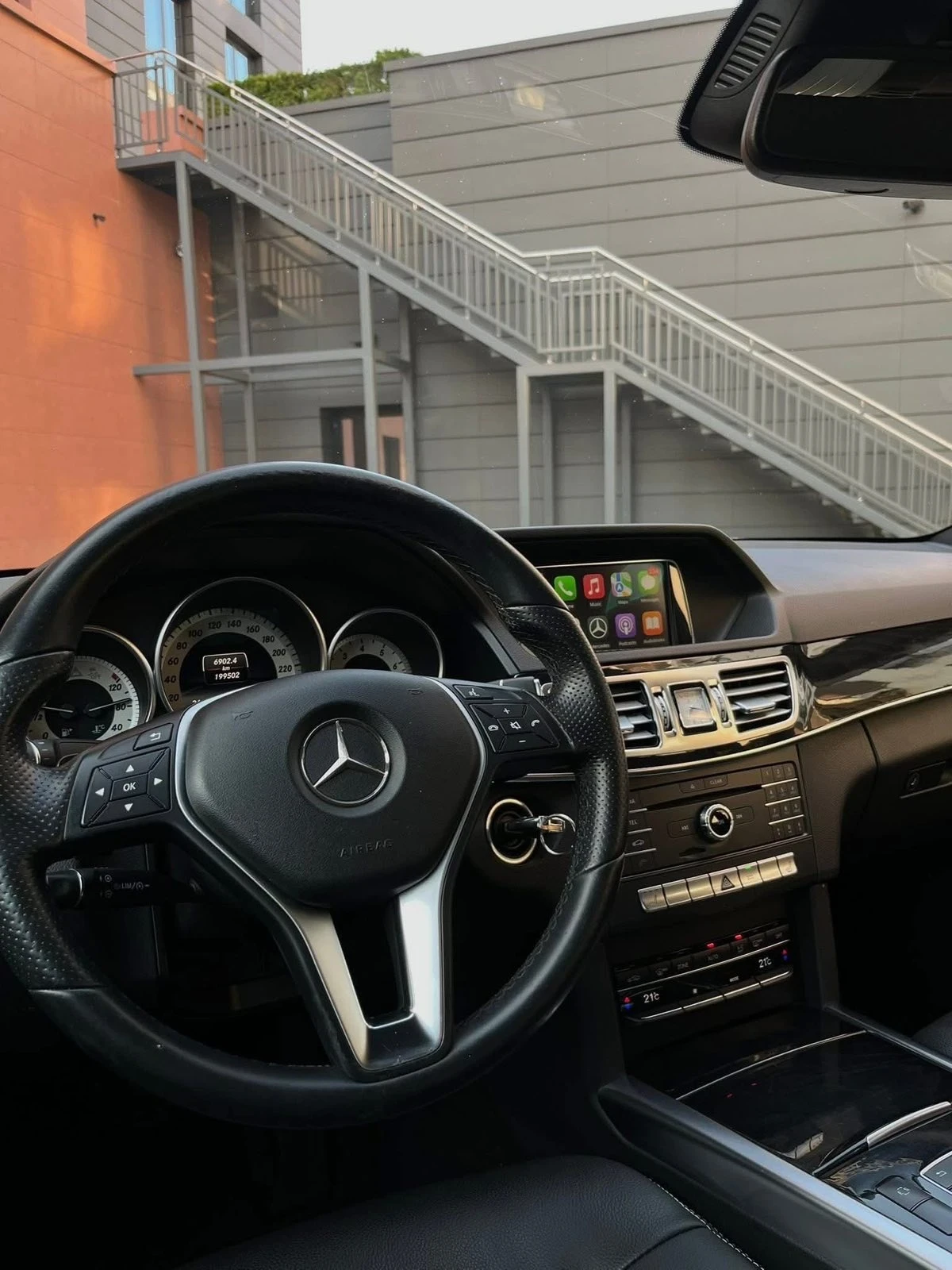 Mercedes-Benz E 400 Edition E, снимка 9 - Автомобили и джипове - 56233930