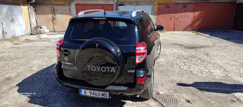 Toyota Rav4 2.2 D4D, снимка 3 - Автомобили и джипове - 49583225