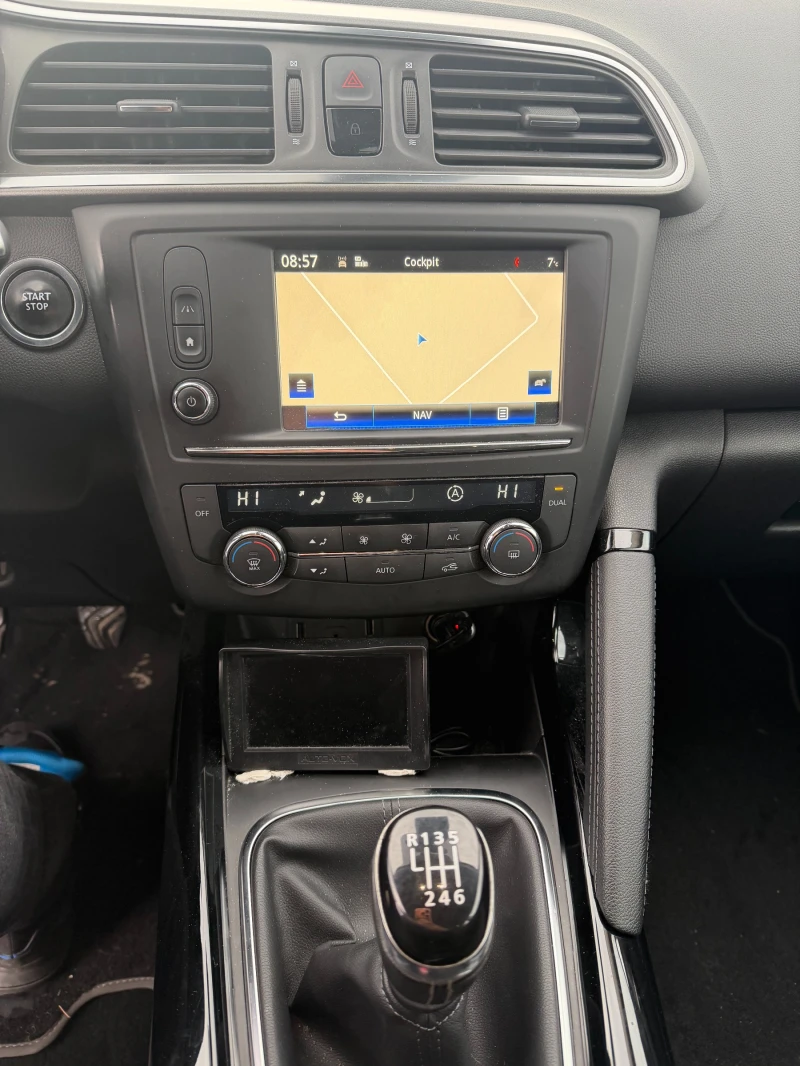 Renault Kadjar 1.2TCe NAVI/KAMERA EURO 6, снимка 12 - Автомобили и джипове - 53560314