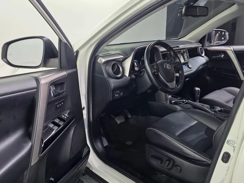Toyota Rav4 2.5 4WD HYBRID, снимка 10 - Автомобили и джипове - 55059109