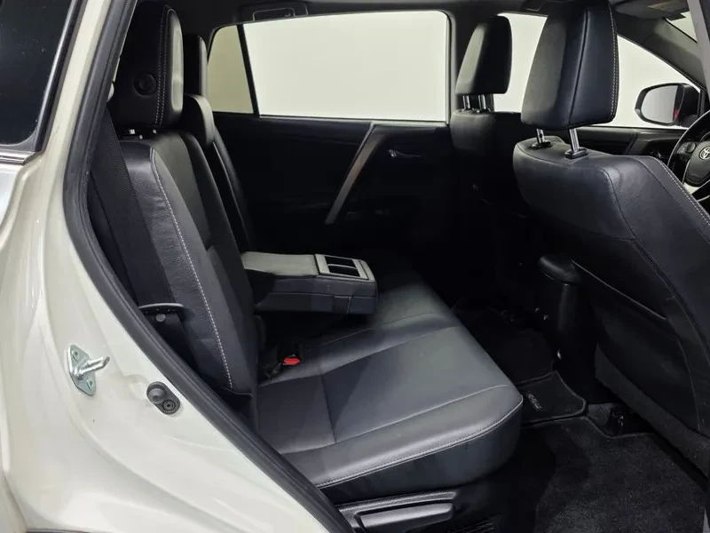 Toyota Rav4 2.5 4WD HYBRID, снимка 12 - Автомобили и джипове - 55059109