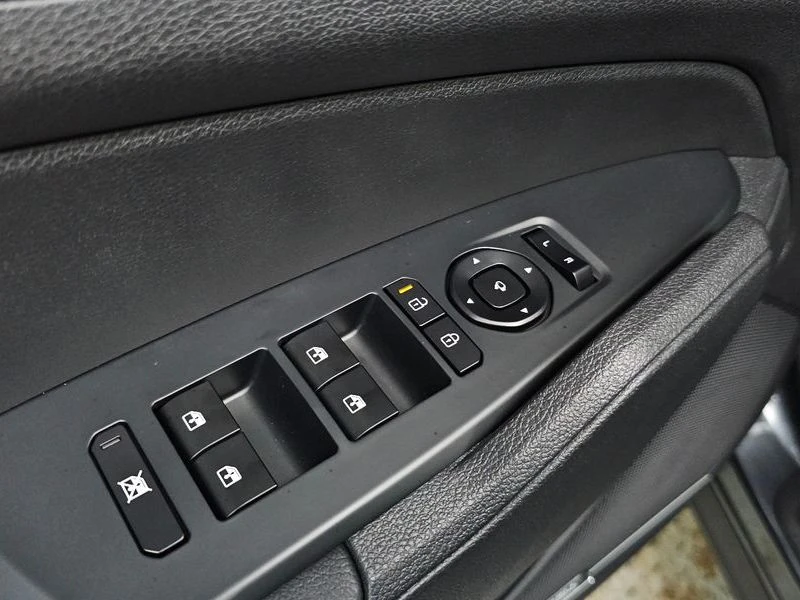 Kia Sportage Gasoline 1.6 Turbo 2WD| 177�.�. | Mobile.bg � ����������� 17