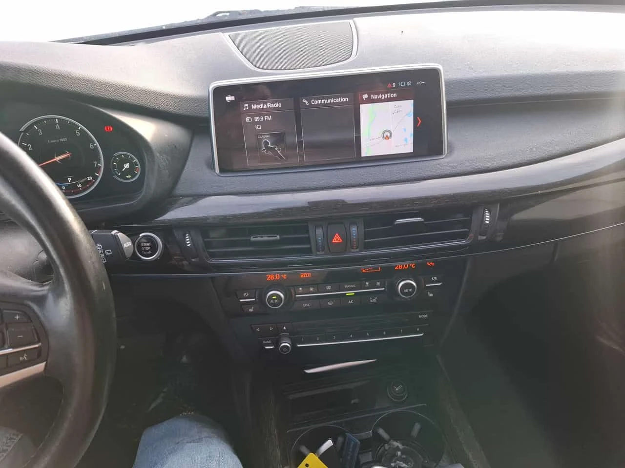 BMW X5 * xDrive35i * DIGITAL * PANO * ПОДГРЕВИ - изображение 9