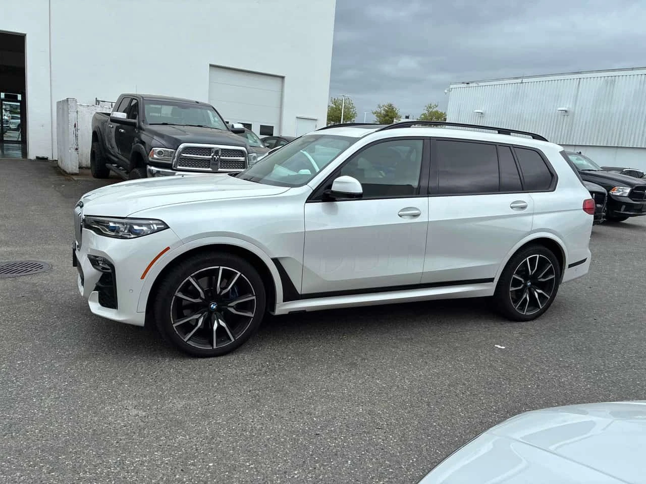 BMW X7 xDrive40i/ОБДУХВАНЕ/LASER/ПАНОРАМА/360, снимка 3 - Автомобили и джипове - 54809265