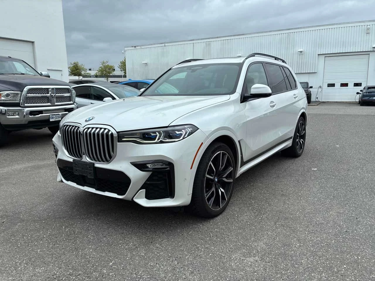 BMW X7 xDrive40i/ОБДУХВАНЕ/LASER/ПАНОРАМА/360