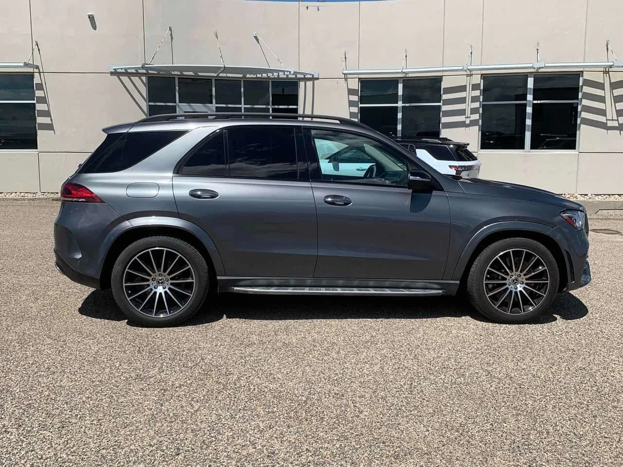 Mercedes-Benz GLE 450 ОБДУХВАНЕ * ПАНО * BURMESTER * KEYLESS * CARFAX, снимка 3 - Автомобили и джипове - 55024937