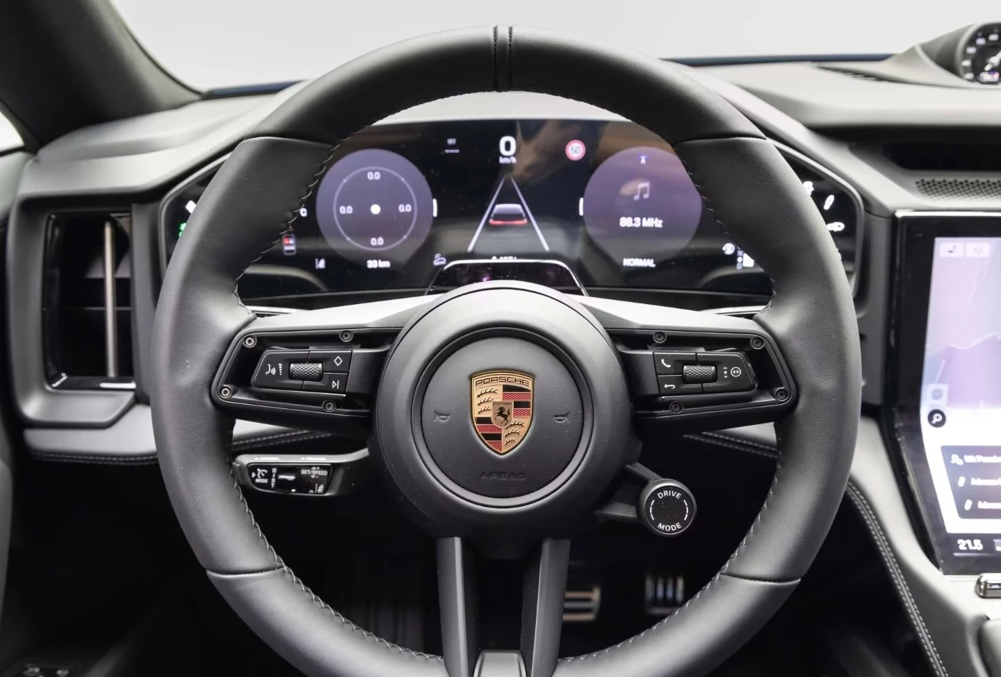 Porsche Cayenne ELECTRIC * NEW 2026* BOSE CHRONO PANO 2-DISPLAY , снимка 12 - Автомобили и джипове - 55034268