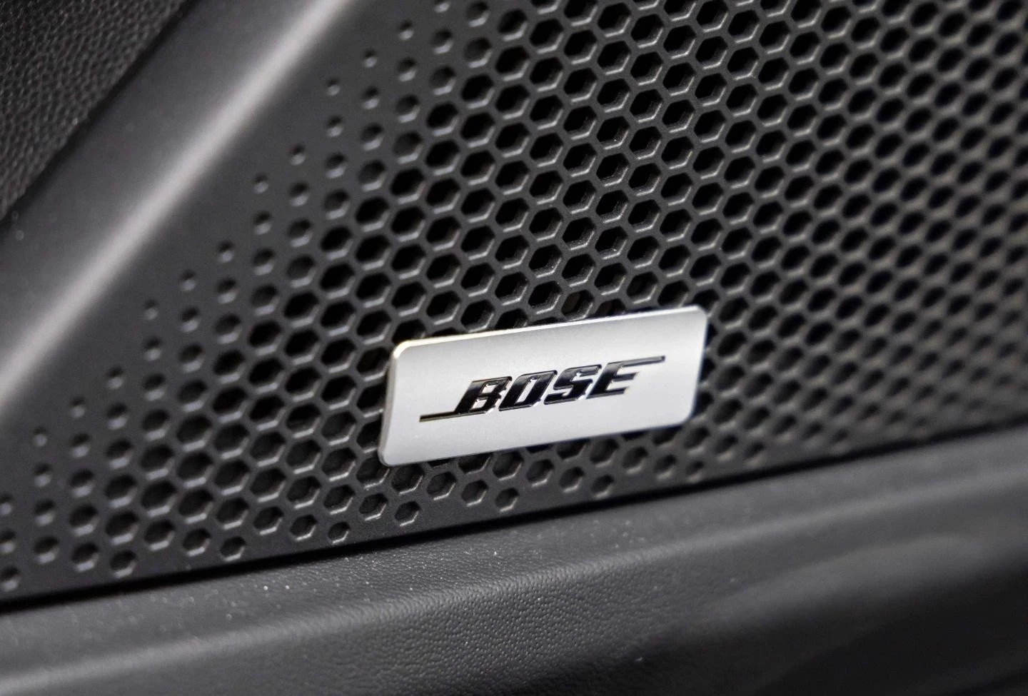 Porsche Cayenne ELECTRIC * NEW 2026* BOSE CHRONO PANO 2-DISPLAY , снимка 15 - Автомобили и джипове - 55034268