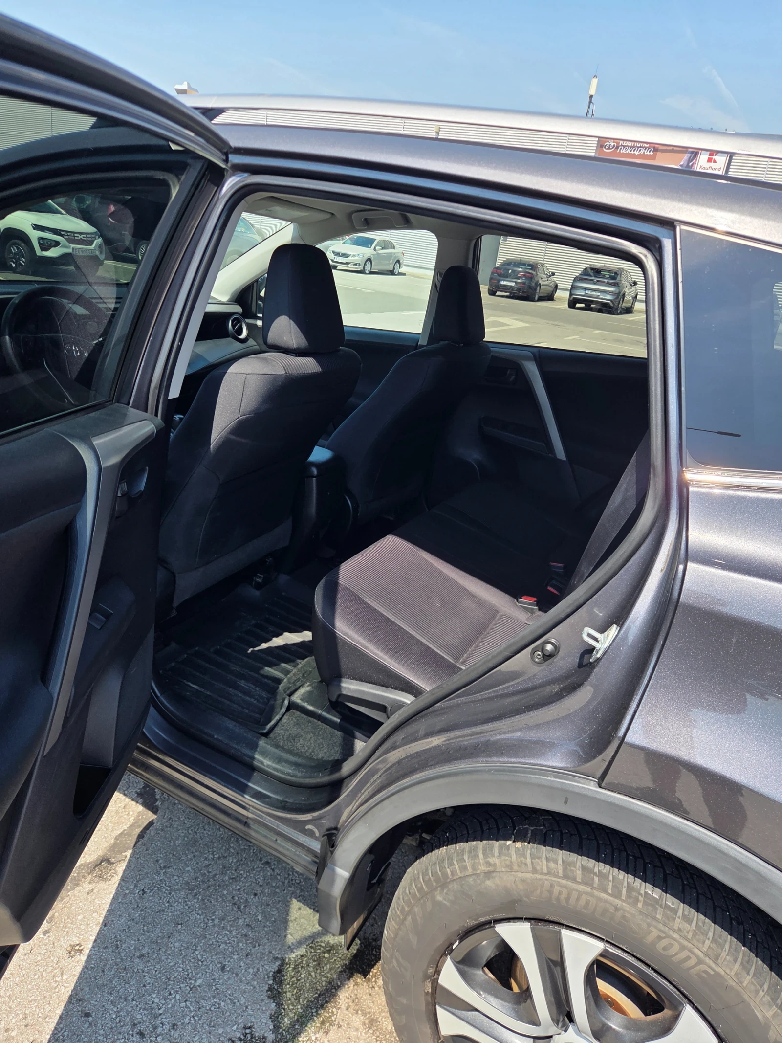 Toyota Rav4 2.5i 4х4 Aysin автомат, снимка 5 - Автомобили и джипове - 56110895