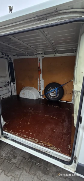 Обява за продажба на Peugeot Boxer 2.2 HDI 100 HP  ~11 350 лв. - изображение 9 | Auto.bg Обява за продажба на Peugeot Boxer 2.2 HDI 100 HP  ~11 350 лв. - изображение 9