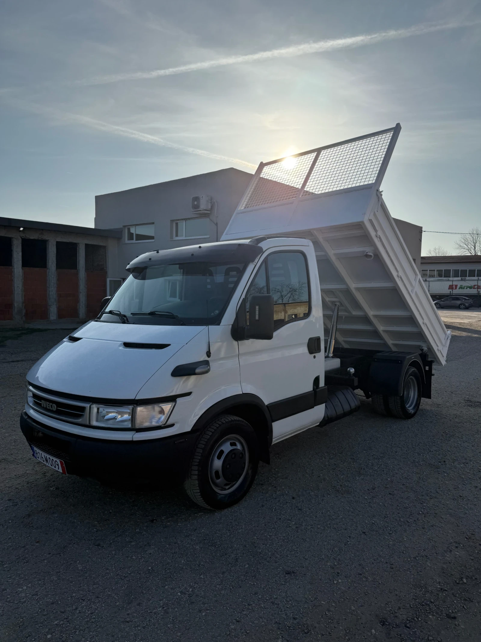 Iveco 35c17 Тристранен 3.0 170 коня!, снимка 4 - Бусове и автобуси - 53828550