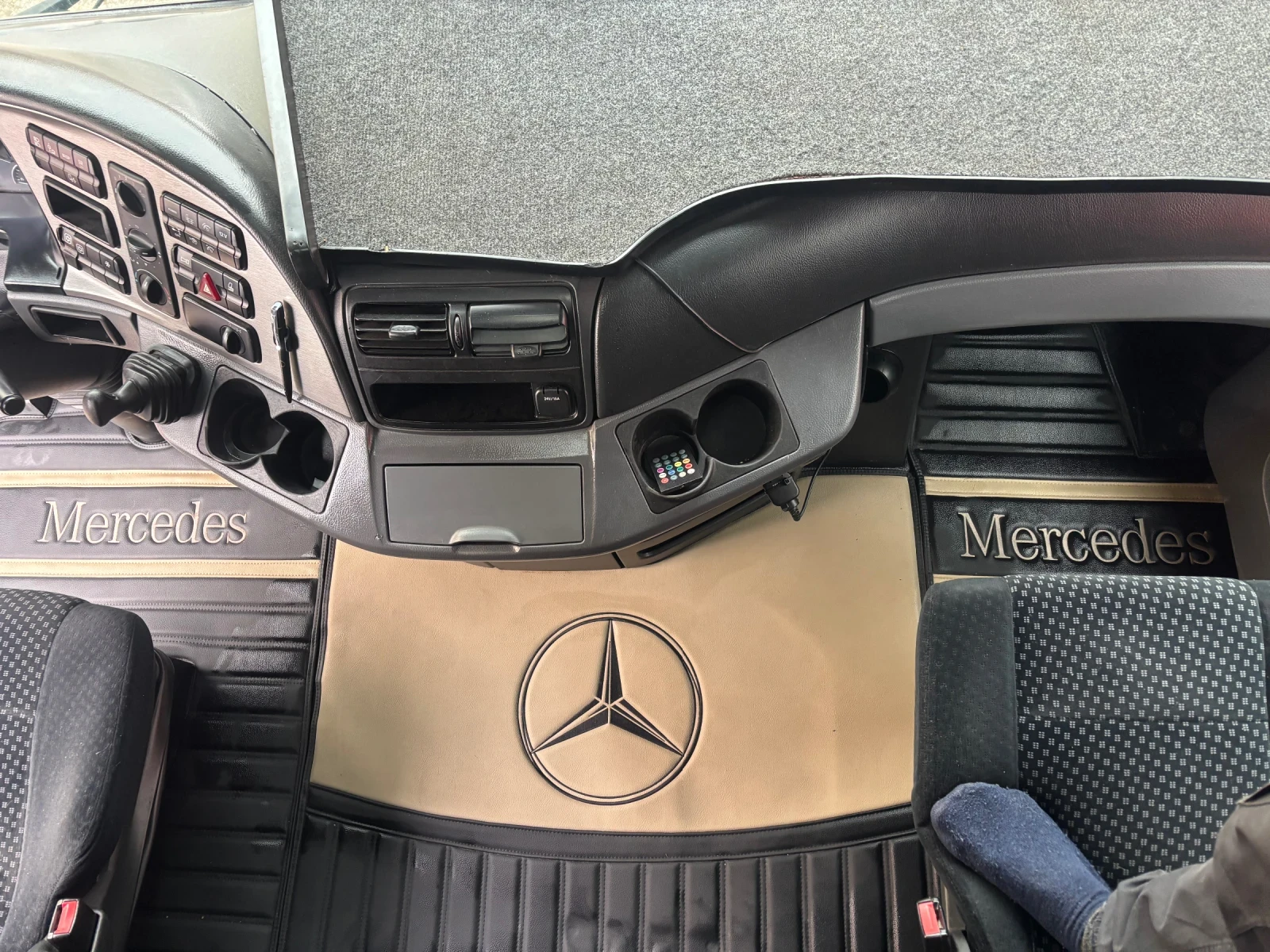 Mercedes-Benz 1844  - изображение 5