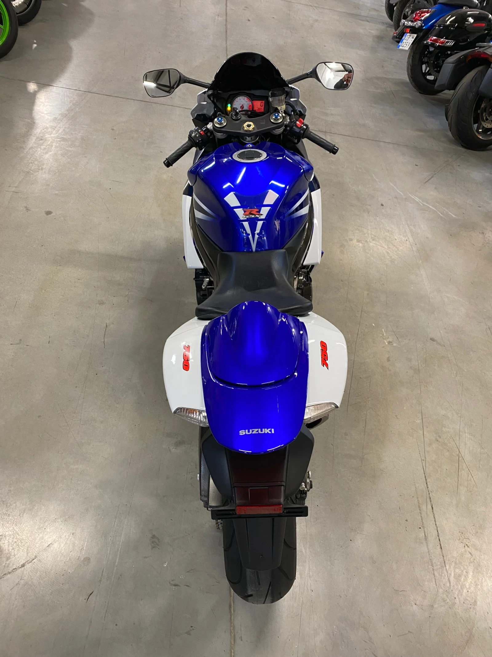 Suzuki Gsxr 750 К7 - изображение 9