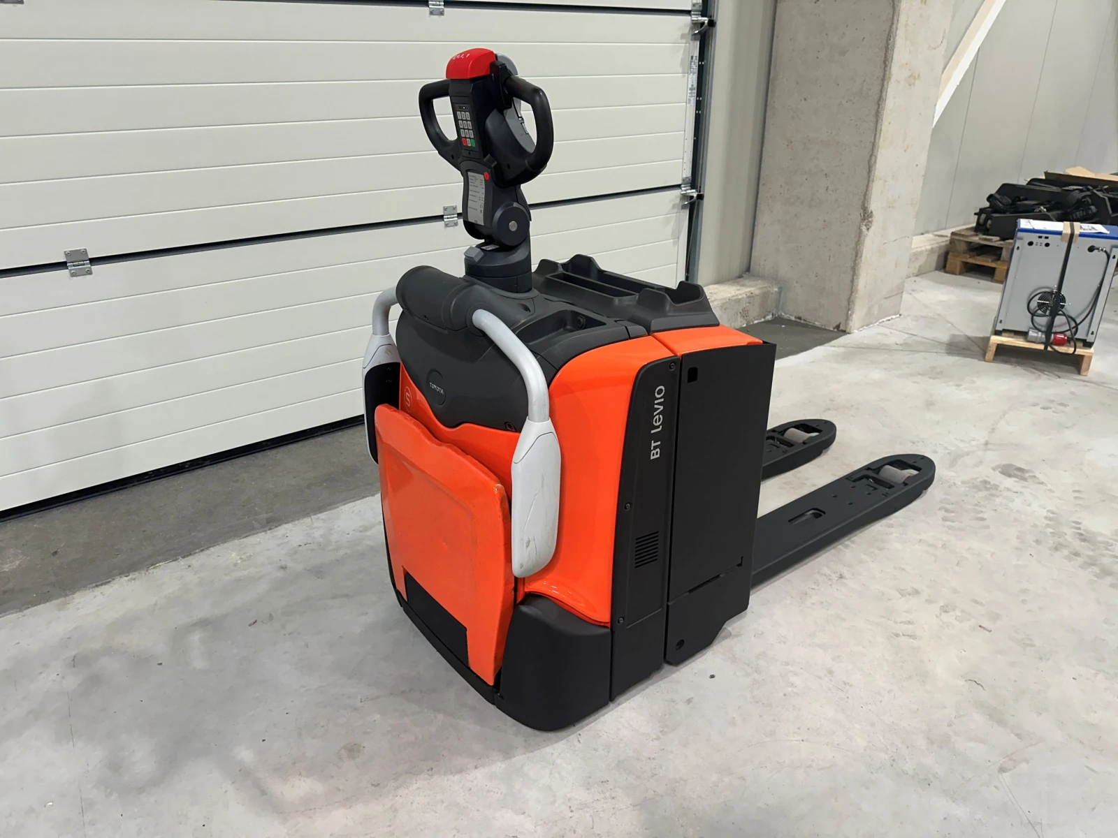 ���������� Toyota LPE200 | Mobile.bg � ����������� 2