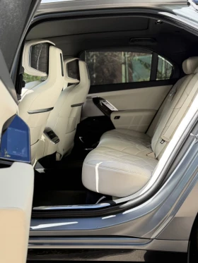 BMW 750 e M-Pro Plug-in Hybrid xDrive B&W , снимка 5