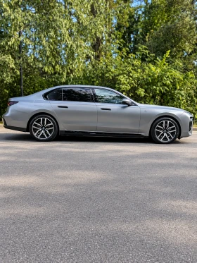 BMW 750 e M-Pro Plug-in Hybrid xDrive B&W , снимка 5