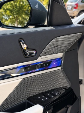 BMW 750 e M-Pro Plug-in Hybrid xDrive B&W , снимка 10