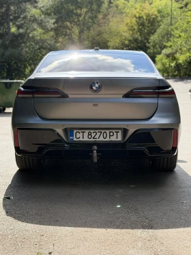 BMW 750 e M-Pro Plug-in Hybrid xDrive B&W , снимка 2