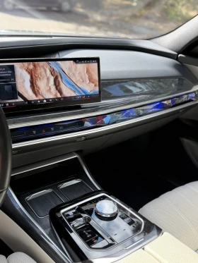 BMW 750 e M-Pro Plug-in Hybrid xDrive B&W , снимка 3