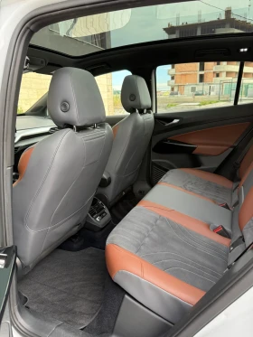 VW ID.4 1ST MAX 77KWH/ВАЛИДНА ГАРАНЦИЯ/ЗИМНИ ГУМИ/FULL, снимка 14 - Автомобили и джипове - 53336257