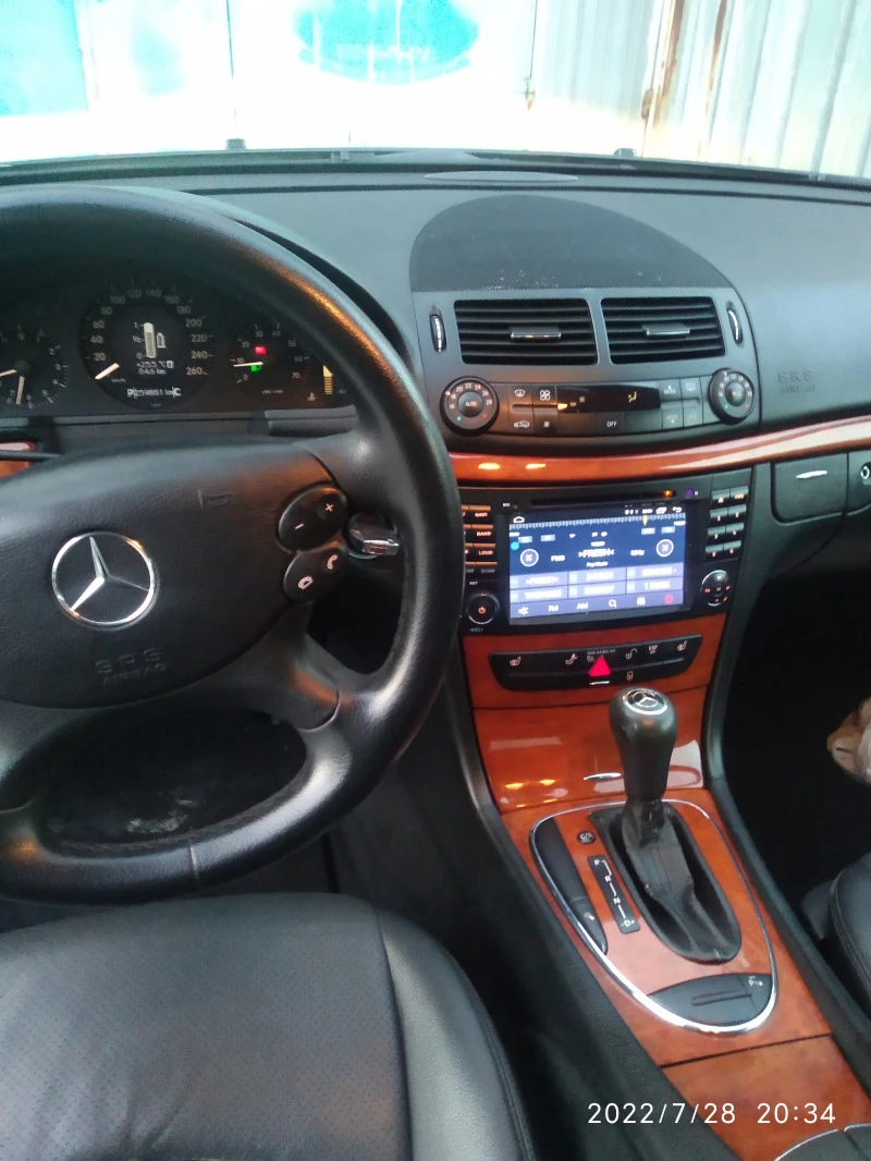 Mercedes-Benz E 200  Е 200 NGT, снимка 1 - Автомобили и джипове - 49029600