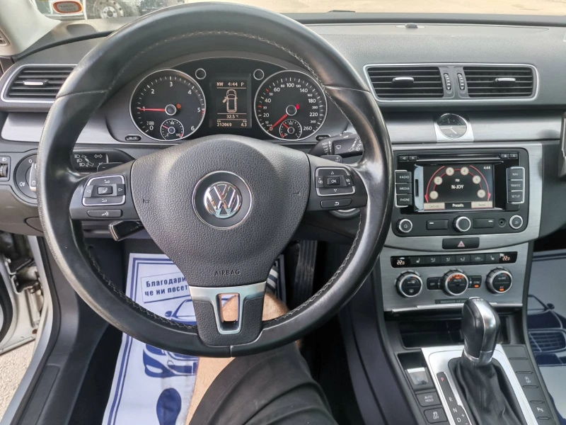 VW Passat УНИКАТ/NAVI/АВТОМАТ, снимка 9 - Автомобили и джипове - 47419815